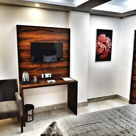 Airport Hotel Delhi Aerocity, 15 Mins Yashobhoomi Нью-Дели Экстерьер фото