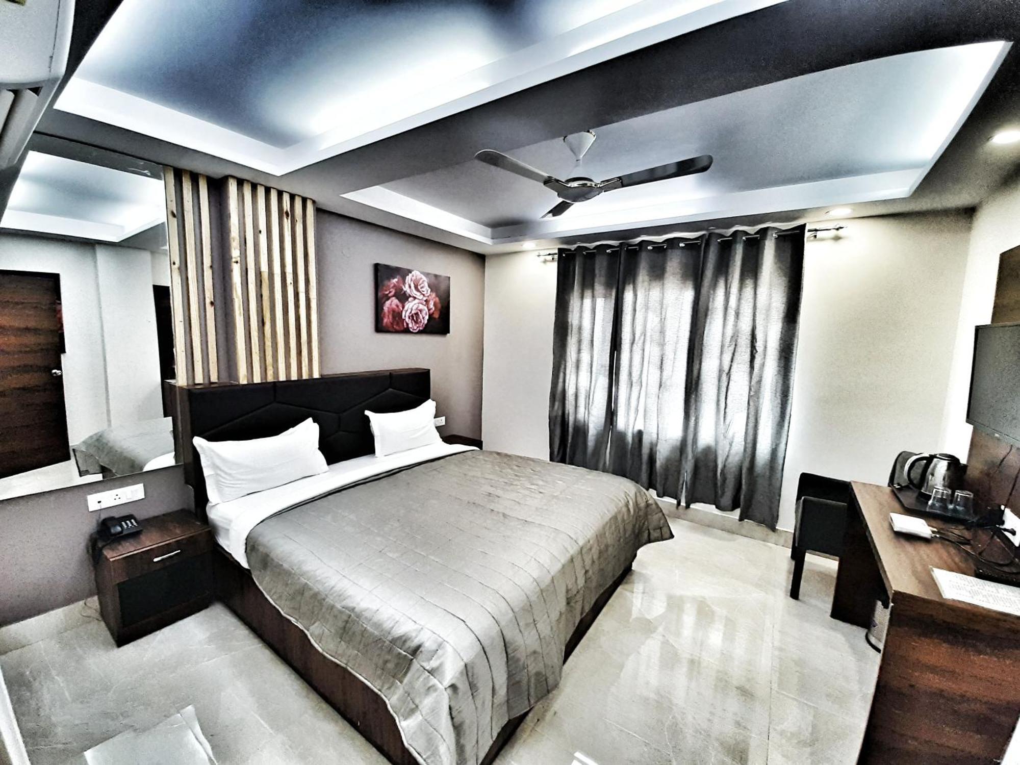 Airport Hotel Delhi Aerocity, 15 Mins Yashobhoomi Нью-Дели Экстерьер фото