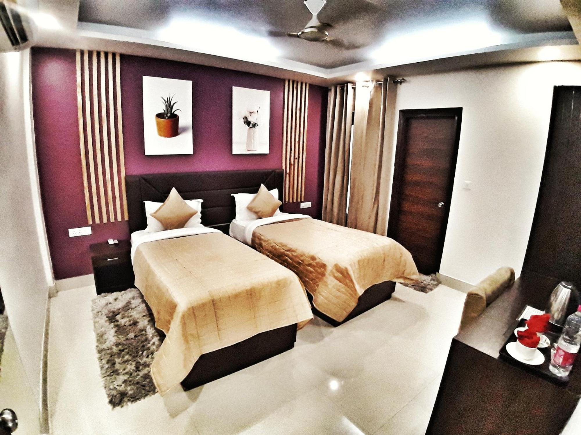 Airport Hotel Delhi Aerocity, 15 Mins Yashobhoomi Нью-Дели Экстерьер фото