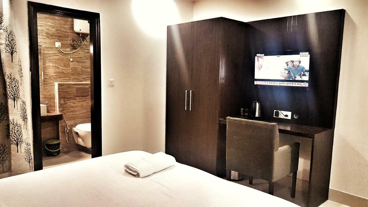 Airport Hotel Delhi Aerocity, 15 Mins Yashobhoomi Нью-Дели Экстерьер фото